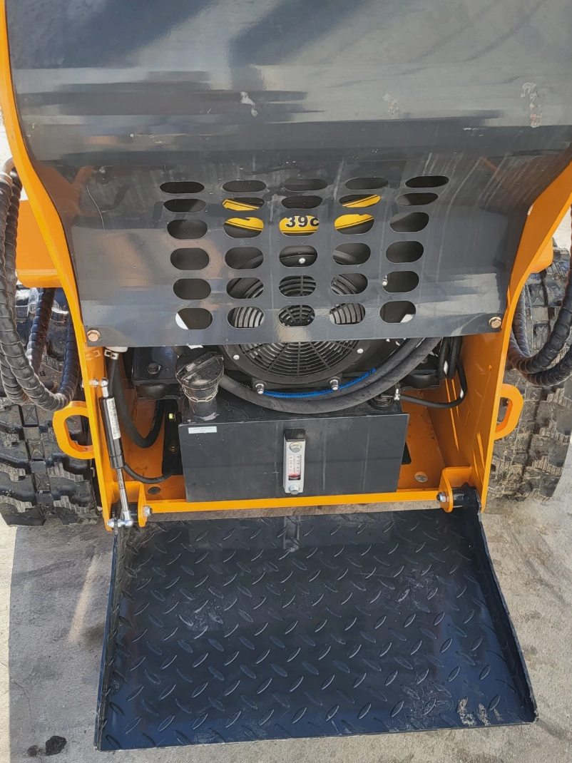 ATS-T460 Compact Track Mini Skid Steer Loader, photo 3 of 11