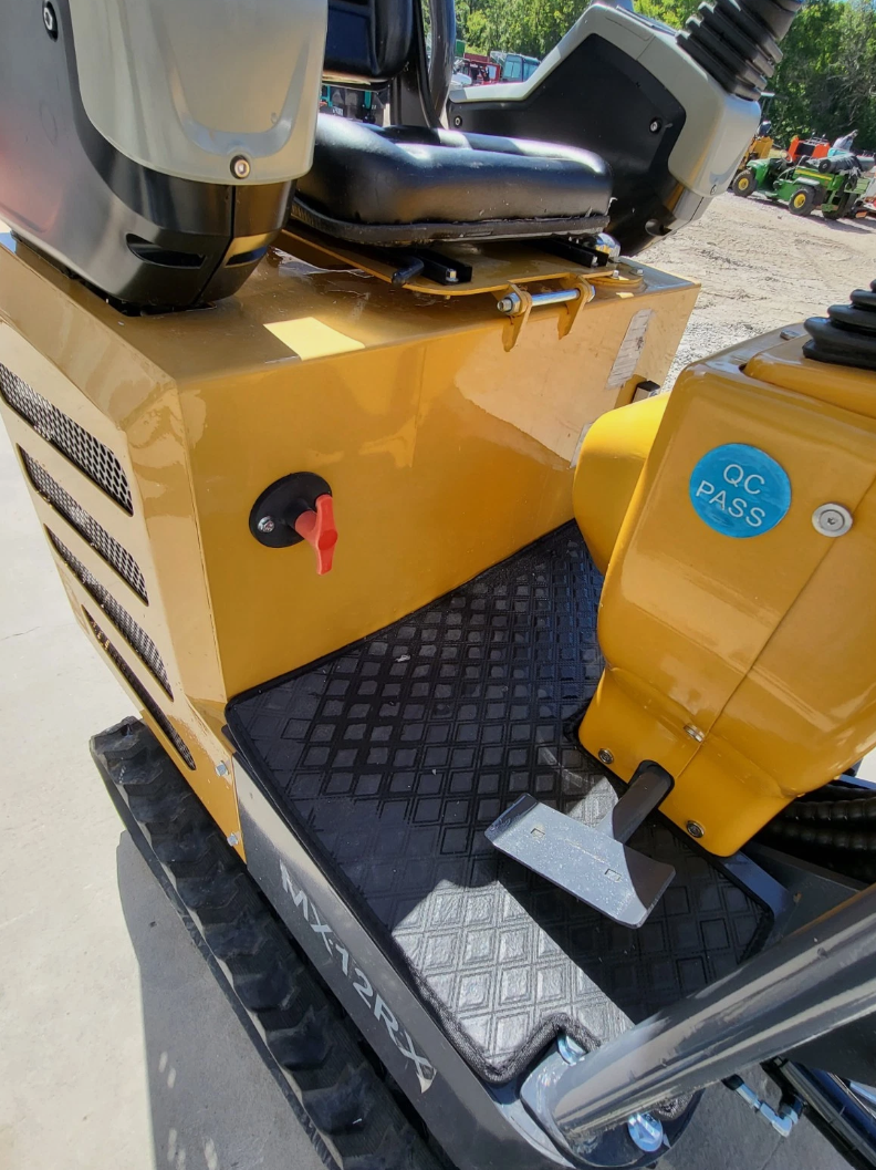 AGT MX12RX 1-Ton Pro Pilot Control Mini Excavator, photo 7 of 9
